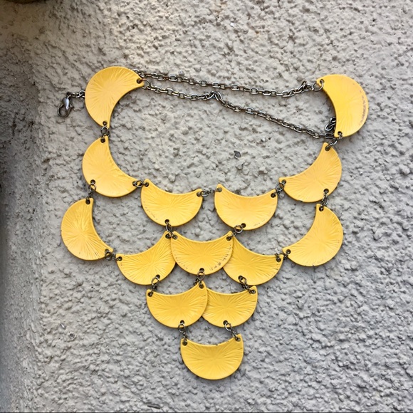 Yellow retro geometric moon shaped necklace - Picture 3 of 3